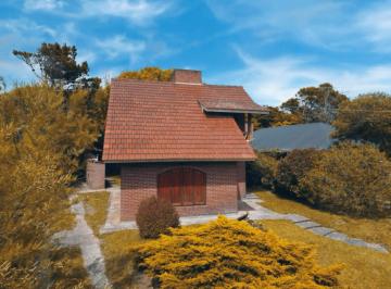 Casa a la venta, sobre excelente lote multifamiliar, ubicado sobre la calle Corb · Casa Sobre Lote Multifamiliar en Valeria del Mar