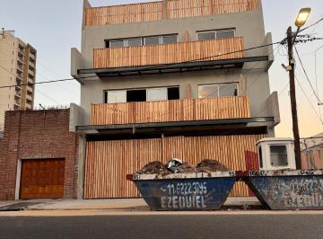 Departamento de 1 ambiente, Lomas de Zamora · Loria Al 600. con 13 m de Patio a Punto de Entregarse con Financiación