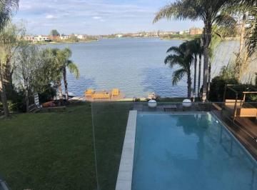Casa · 525m² · 4 Ambientes · 2 Cocheras · Casa en Venta en Santa Barbara
