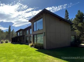 Casa · 200m² · 3 Ambientes · Casa Arelauquen Golf