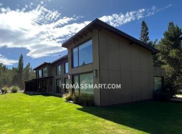 Casa · 200m² · 3 Ambientes · Casa Arelauquen Golf