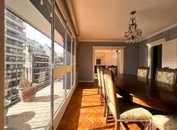 Departamento · 200m² · 4 Ambientes · 1 Cochera · Espectacular 5 Ambientes Refaccionado a Nuevo, Muy Luminoso!