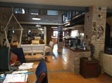 Casa · 280m² · 3 Ambientes · 2 Cocheras · 3 Dorm. Pileta. Living Doble Altura. 1000 M²t La Carolina