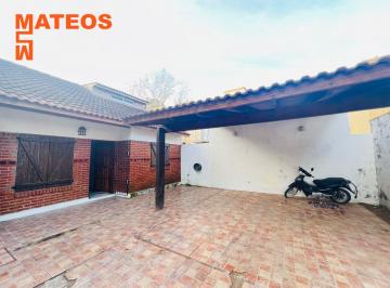 Casa de 4 ambientes, Mar del Tuyú · Venta Amplio Chalet Semi Independiente a 400 m del Mar - 72 N° 461 Uf: 6