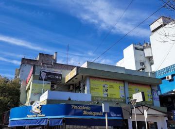 Local comercial · 100m² · 5 Ambientes · Salon en Planta Alta - Morón