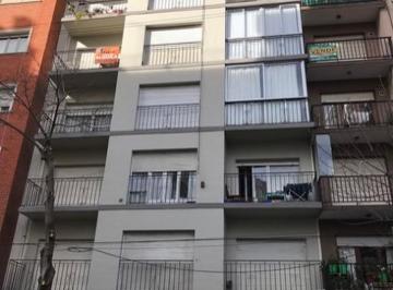 Departamento · 38m² · 2 Ambientes · Excelente Dpto. 2 Amb. 7o Piso Calle Soleado! Corrientes y Falucho