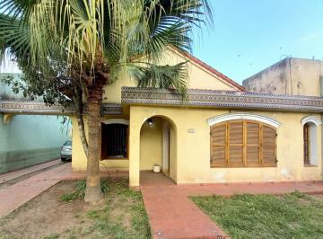 Casa · 220m² · 5 Ambientes · Venta Casa Castelar Norte