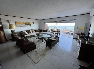 Departamento · 220m² · 4 Ambientes · 1 Cochera · Departamento en Peninsula