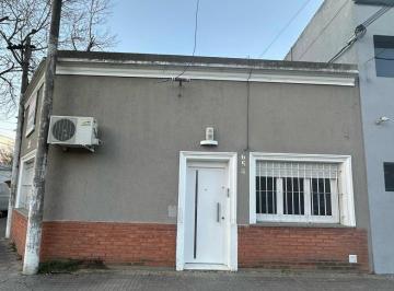 Casa · 75m² · 2 Ambientes · Calle 23 Esquina 45 - Casa de Dos Dorm. en Venta