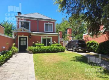 Casa · 120m² · 3 Ambientes · 1 Cochera · Casa en Venta 3 Ambientes - en El Bosque de Barrio Septiembre.