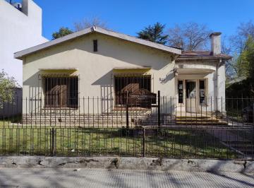 Casa · 260m² · 4 Ambientes · 2 Cocheras · Casa en Centro