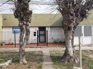 Casa · 70m² · 5 Ambientes · Casa - Ringuelet