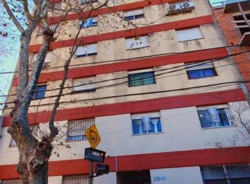OLM-OLM-70_2 · Excelente Ubicación. 3 Ambientes Funcionales con Patio
