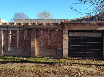 Casa de 3 ambientes, La Plata · Casa en Venta de 2 Dorm. en Calle 603 E/ 5 y 5 Bis de La Plata.