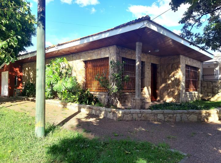 Casa · 80m² · 4 Ambientes · 1 Cochera