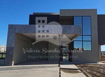 Casa · 268m² · 4 Ambientes · 6 Cocheras · Venta de Casa, en Sebastián Gaboto, Pueblos del Plata