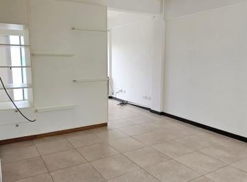 Departamento de 2 ambientes, Mar del Plata · Alquiler Ambiente y Medio Dividido. Cochera. Amplio Luminoso. Cocina Separada.