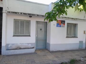 PH de 2 ambientes, Lanús · Venta. Apto Credito! PH Al Frente, 2 Amb con Patio. Reciclado!