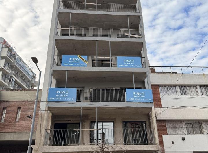 Desarrollo vertical · Puan 658 Unidades de 1 - 2 y 3 Amb a m. de Av Directorio