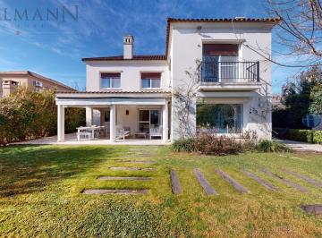 Casa · 297m² · 10 Ambientes · 2 Cocheras · Casa en Venta Ayres del Pilar - Mallmann Propiedades