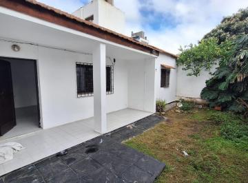 Casa · 114m² · 6 Ambientes · 1 Cochera · Casa en Venta Apto Crédito 3 Dorm.
