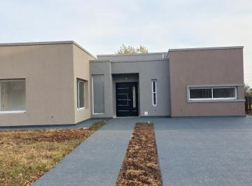 Casa de 5 ambientes, Berazategui · Casa en Venta - Barrancas de Iraola