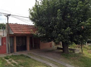 Casa · 120m² · 6 Ambientes · Casa en Venta 132 34 y 35 10x40 Todo en Una Planta