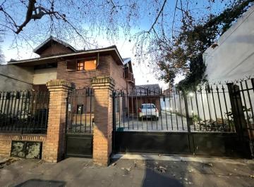 PH · 100m² · 4 Ambientes · Excelente PH 4amb con Detalles de Categoria Desarrollado en 1er Piso, Esmeralda 384 Lomas de Zamora
