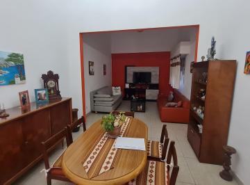 Casa de 3 ambientes, Villa del Parque · Casa 3 Ambientes en Dos Plantas con Patio y Parrilla.