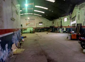 Bodega-Galpón · 786m² · Venta Galpón de 660 m² con Casa Al Frente a Reciclar - Bella Vista, Rosario