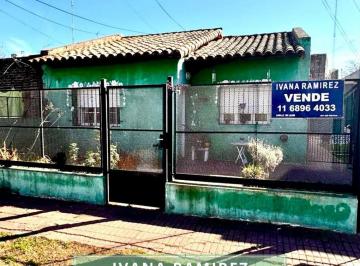 Casa · 214m² · 3 Ambientes · 1 Cochera · Casa en Venta - Jauregui - Luján