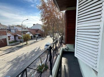 BALCON SALIENTE · Excelente Departamento 3 Ambientes con Patio