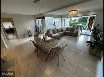 Casa · 220m² · 4 Ambientes · 2 Cocheras · Venta Casa 4 Ambientes en Arenas del Sur Mar del Plata