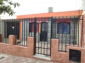 Casa de 5 ambientes, Córdoba · Cómoda y Económica Casa con Patiecito!