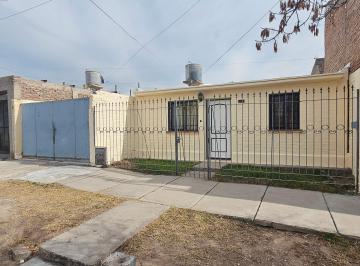 Casa de 5 ambientes, Godoy Cruz · Cerca Palmares
