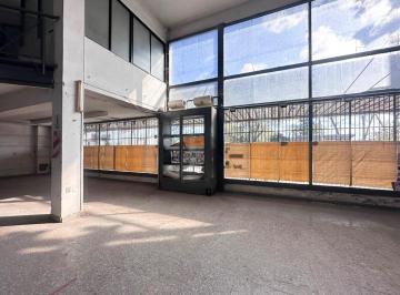 Local comercial · 1600m² · 5 Ambientes · 4 Cocheras · Local - 230 m² - Mariano Acosta
