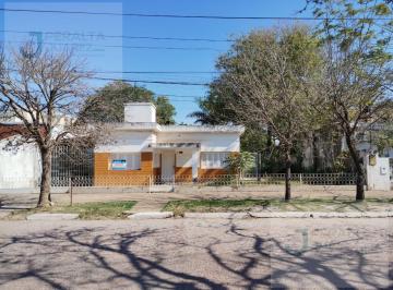 Casa · 175m² · 6 Ambientes · 2 Cocheras · Casa en Zona Centrica de Villa Angela - Chaco