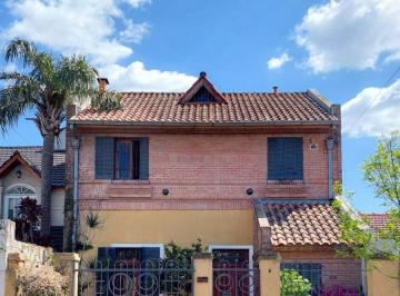 DES-DES-243_2 · Casa 5 Ambientes Excelente Ubicación