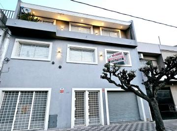 Casa · 460m² · 6 Ambientes · 1 Cochera · Casa Multifamiliar, con Galpon / Local