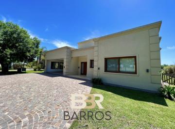 Casa · 330m² · 5 Ambientes · 4 Cocheras · Venta Casa Terravista