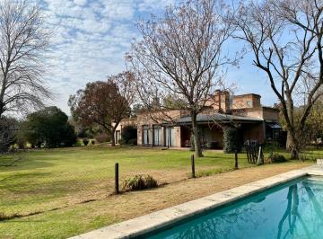 Casa de 6 ambientes, Pilar · Alquiler – Casa – Martindale – Pilar