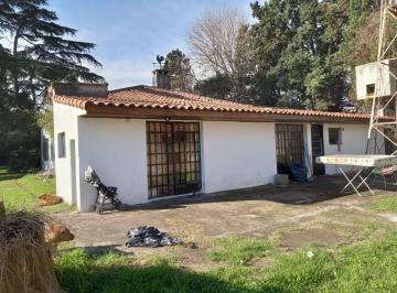 Casa de 5 ambientes, Berazategui · Casaquinta con Piscina. Sourigues