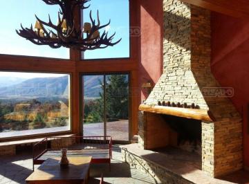 Liv. com con hogar · Casa en Venta Ubicado en Los Ñires, San Martin de Los Andes