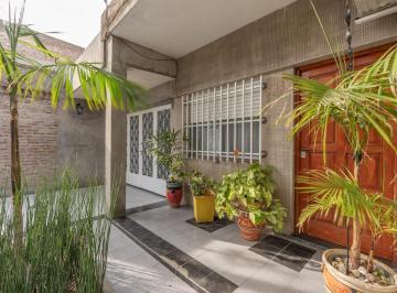 Casa · 136m² · 5 Ambientes · 2 Cocheras · Venta/permuta - Casa - 2 Dorm. - Pileta - Empalme Graneros, Rosario