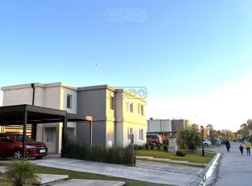 Casa · 88m² · 3 Ambientes · 2 Cocheras · Casa en Venta Ubicado en Casas de Santa Ana, Villanueva, Tigre