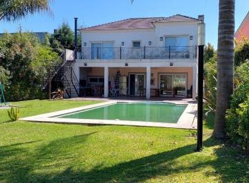 Casa · 230m² · 5 Ambientes · 2 Cocheras · Casa en Venta Altos de Hudson 1