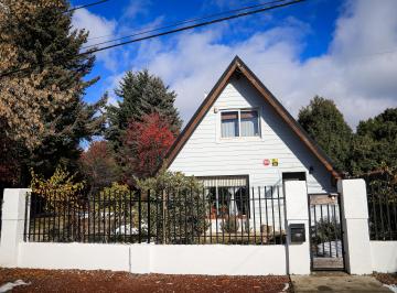 Casa de 3 ambientes, San Carlos de Bariloche · Casa de 3 Dorm. y 2 Baños en Playa Bonita con Sup Total 1300 m²