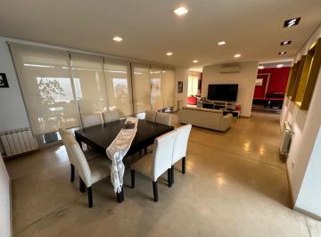 Casa · 420m² · 5 Ambientes · 4 Cocheras · Casa a La Venta Barrio Piedras Blancas 4 Dorm.