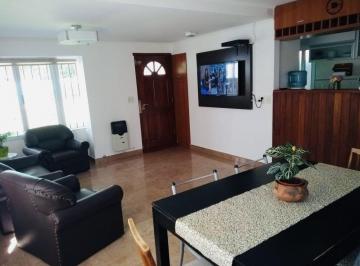 Casa de 3 ambientes, Roldán · Roldán - Zona Centro - Amplia Propiedad - 4 Dorm. - Apta Credito
