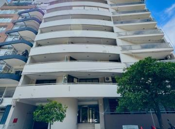 Departamento · 122m² · 6 Ambientes · 1 Cochera · Excelente Semipiso en Venta Zona Parque